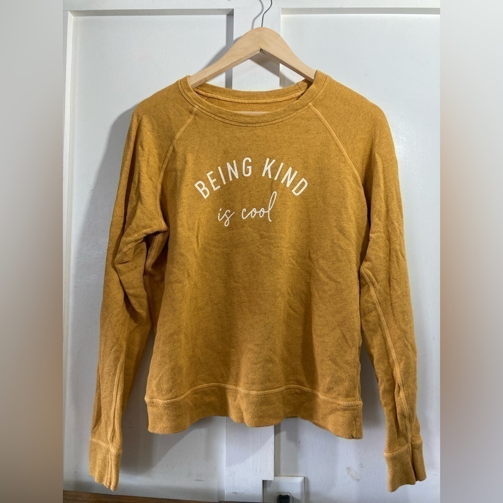 GOOD Hyouman the Smith XS sweatshirt being kind is cool raglan sleeve mustard